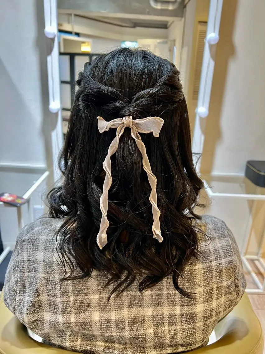 ミディアム ヘアアレンジ ハーフアップ 人見知りさんでも安心 奥田 里佳子のヘアスタイル
