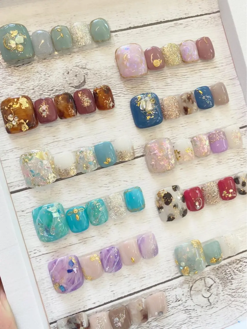 ネイル フットネイル nail CORURIのネイルデザイン