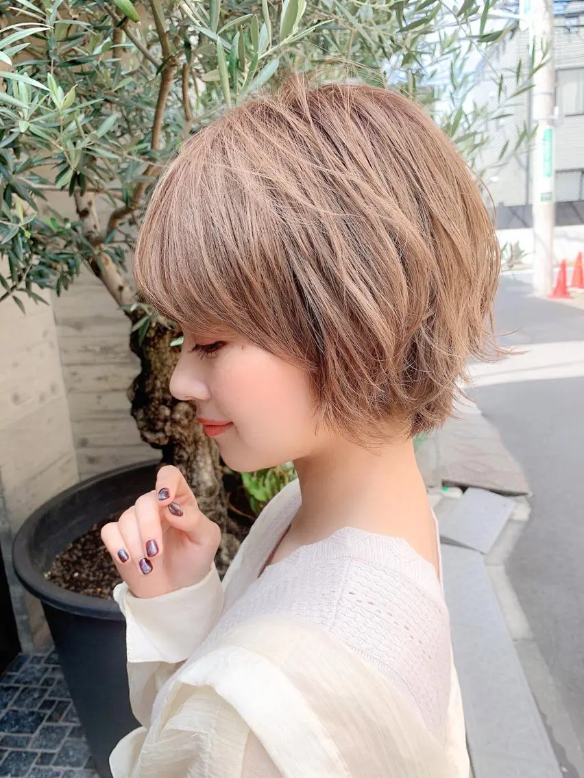 ショート カラー パーマ 外ハネヘア 大人かわいい💍🤍 ボブ/ショートボブのヘアスタイル