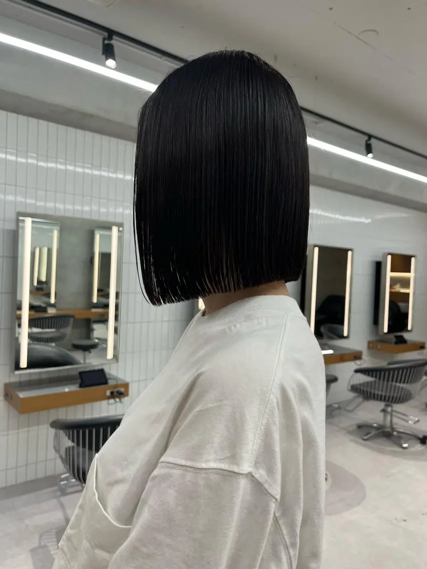 ミディアム 縮毛矯正ボブ&顔まわ レイヤー♡TOMOEのヘアスタイル