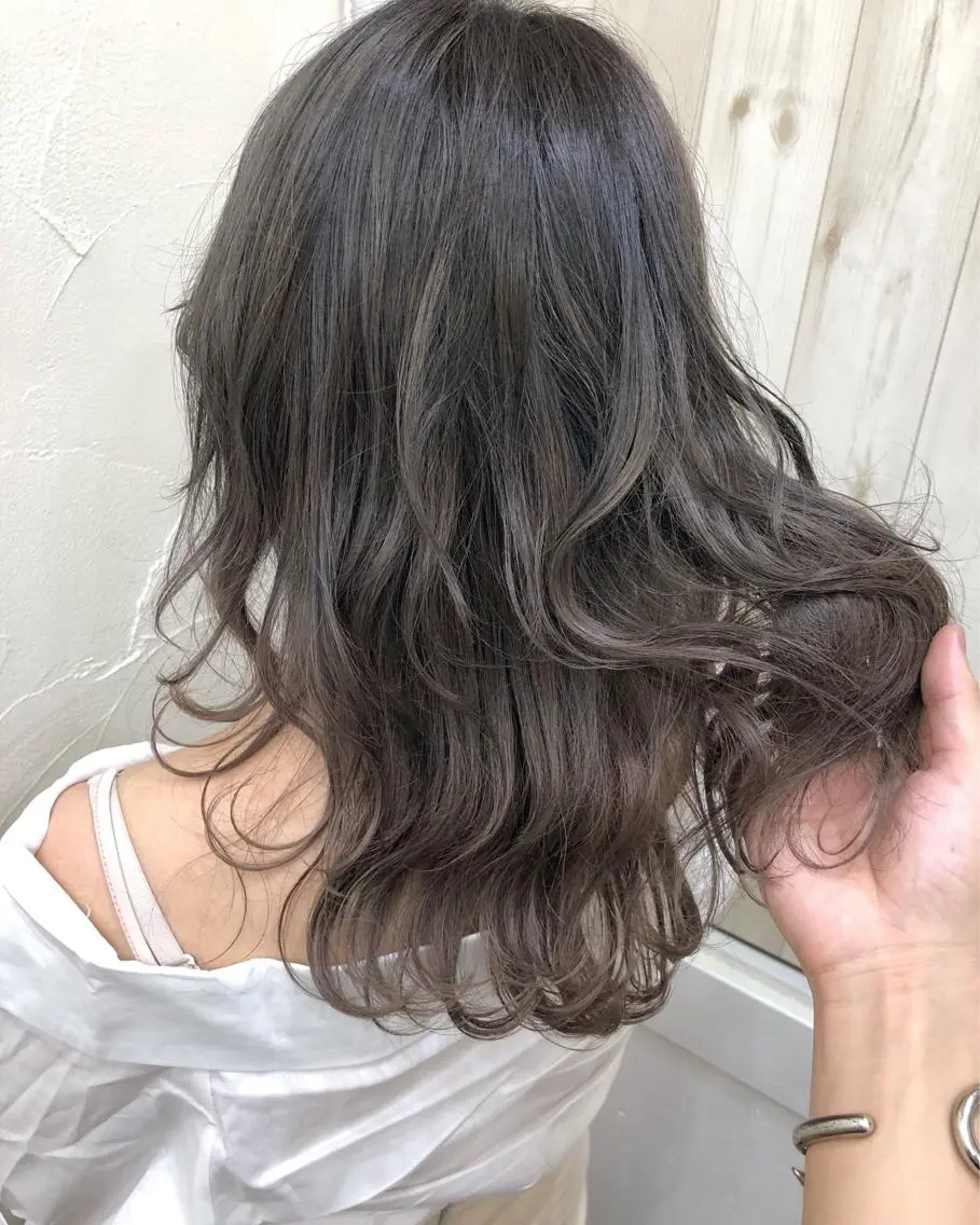 セミロング エクステ Loob.TOKYO MIYA🌈のヘアスタイル