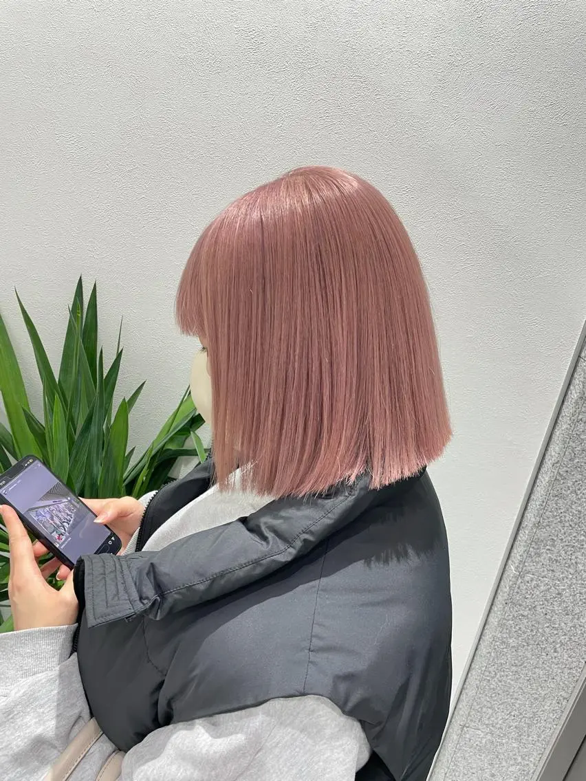ミディアム ヘアカラー 名古屋ムラ修正 ハイトーンのヘアスタイル