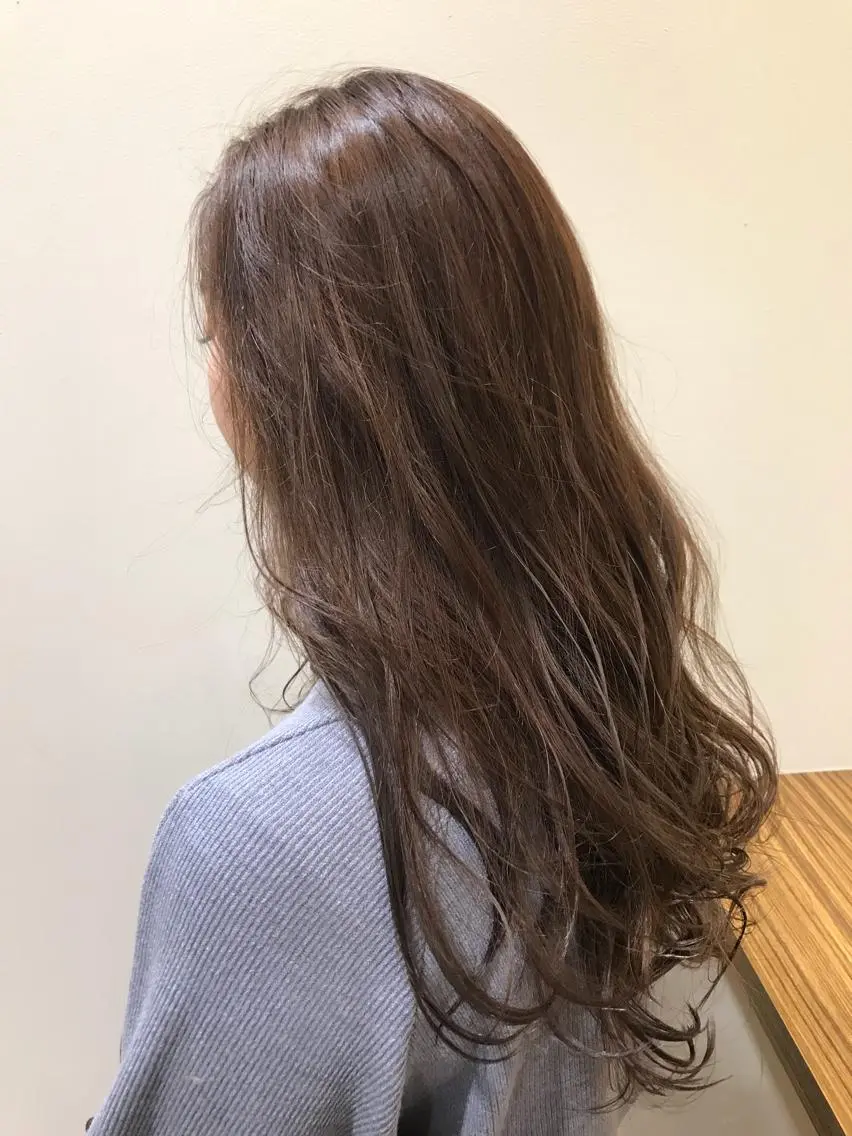 ロング カラー 🍋透け感カラー🍃 オリーブ🍐Kahoのヘアスタイル
