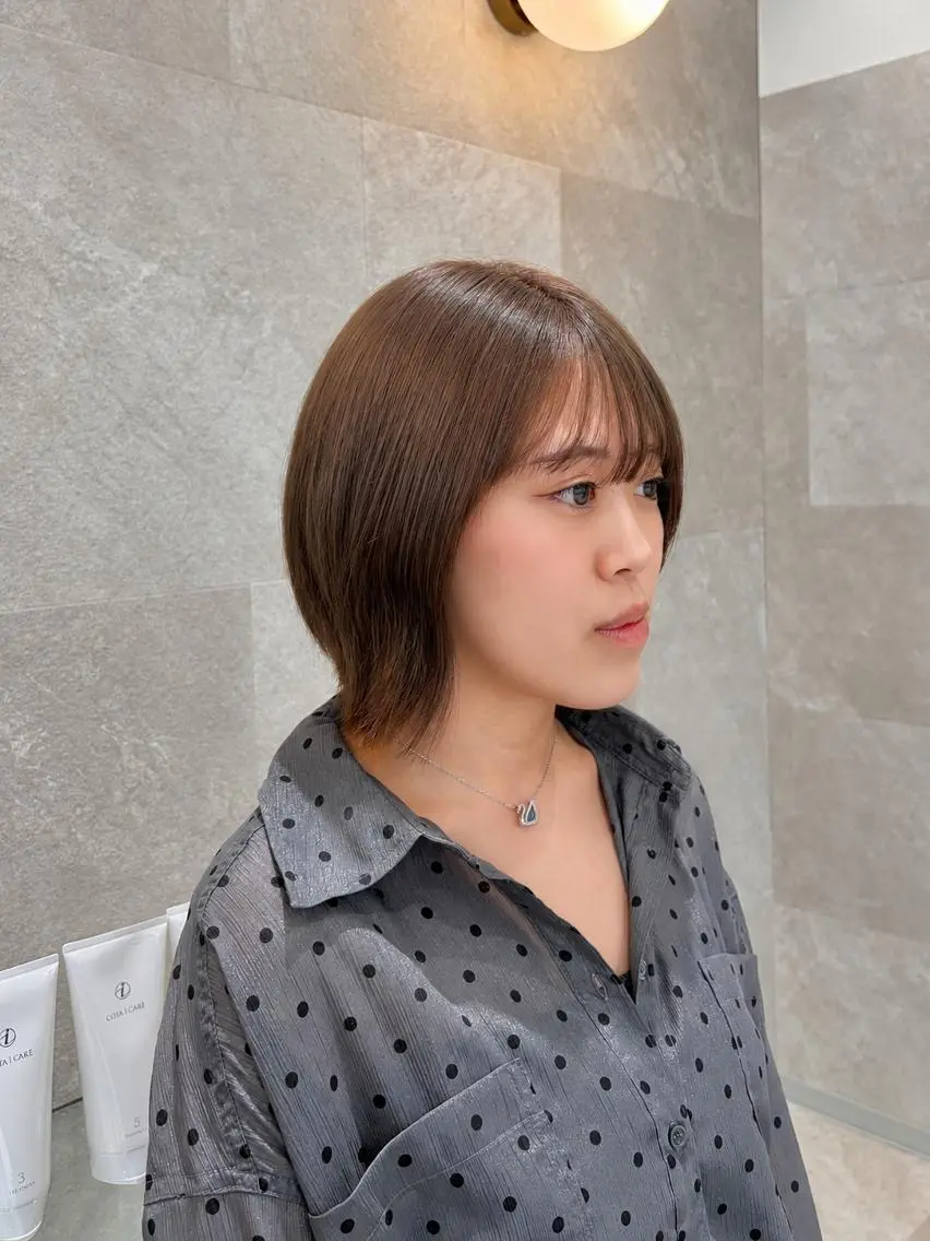 カラー ブリーチ ブラウンカラー 透明感カラー グレージュ 韓国ヘアケアブリーチ 莉奈のヘアスタイル