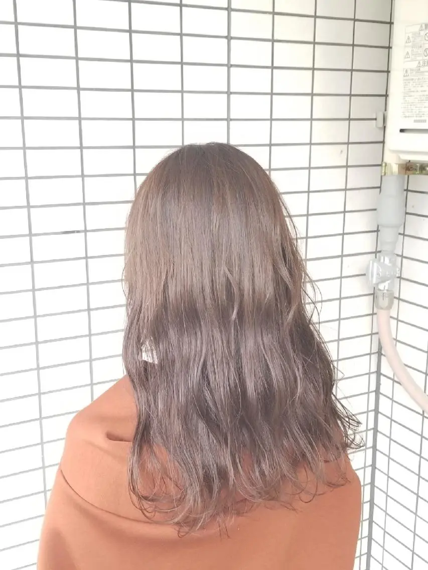 ミディアム カラー ベージュカラー ブリーチ カット 🌿赤み消し/ 艶カラー落合 優🌿のヘアスタイル