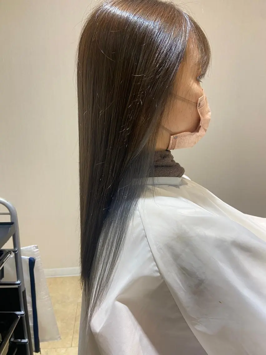 セミロング ヘアカラー 🦋髪質改善🦋 眞井琴美のヘアスタイル