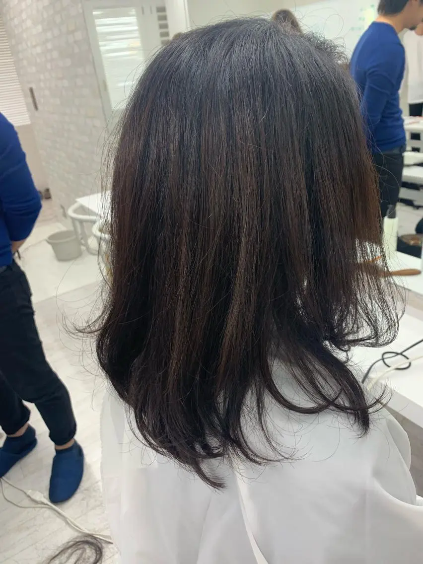 ミディアム 吉田 茉生のヘアスタイル