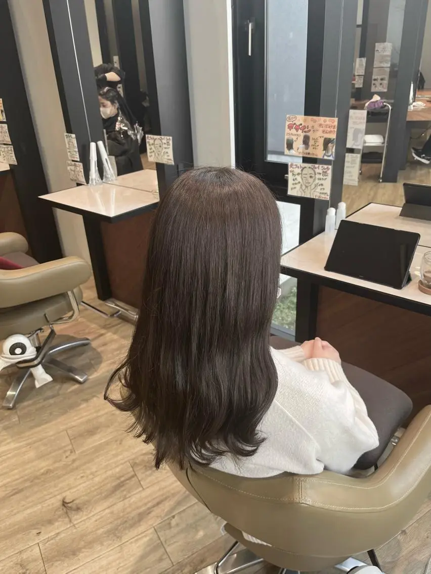 セミロング 瀧尾 祐季のヘアスタイル