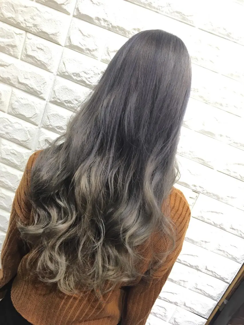ロング カラー アッシュ IwAsh大和駅前店 河野亜里香のヘアスタイル