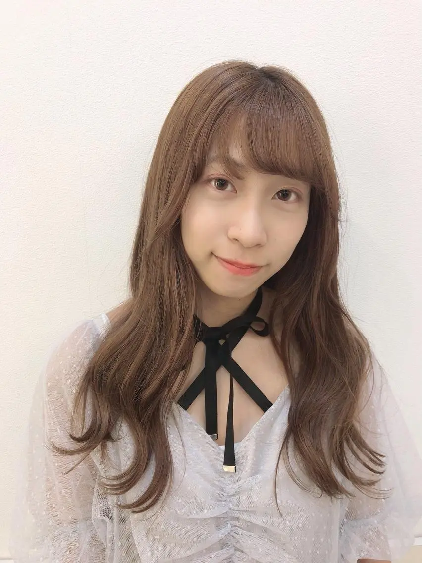 セミロング カット ヘアカラー yukari 艶髪ヘアのヘアスタイル