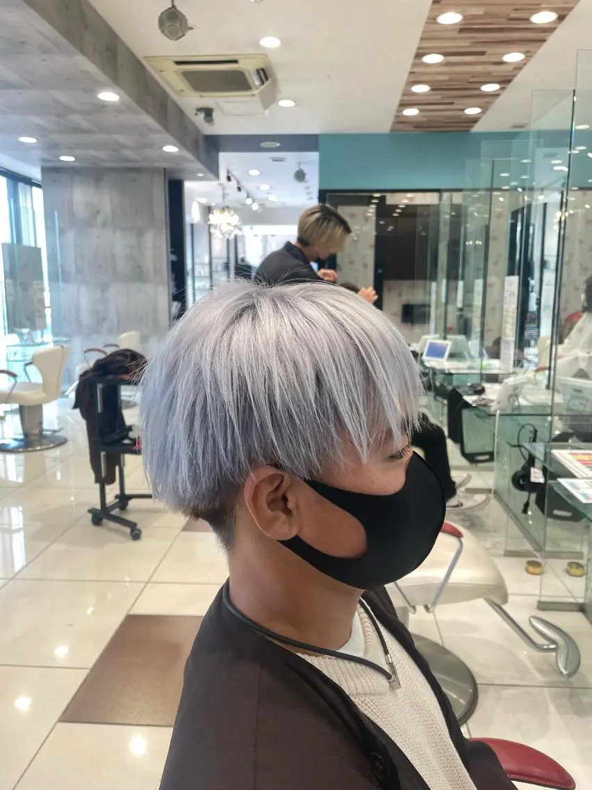 メンズ メンズブリーチ ヘアカラー ハイトーンカラー✨️ 艶カラー特化Amiのヘアスタイル