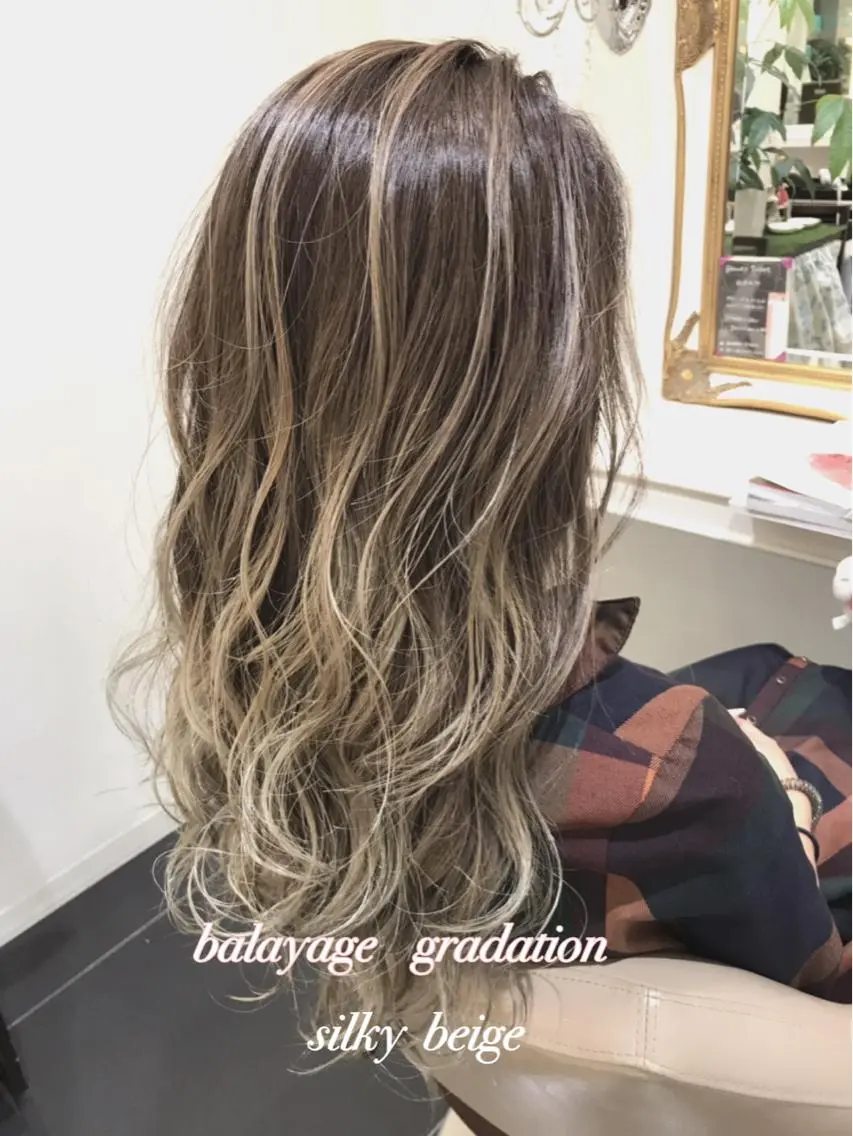 ミディアム カラー バレイヤージュ ベージュカラー グラデーションカラー レイヤーカット カット ヘアカラー 山崎俊輔/髪質改善 /バレイヤージュのヘアスタイル