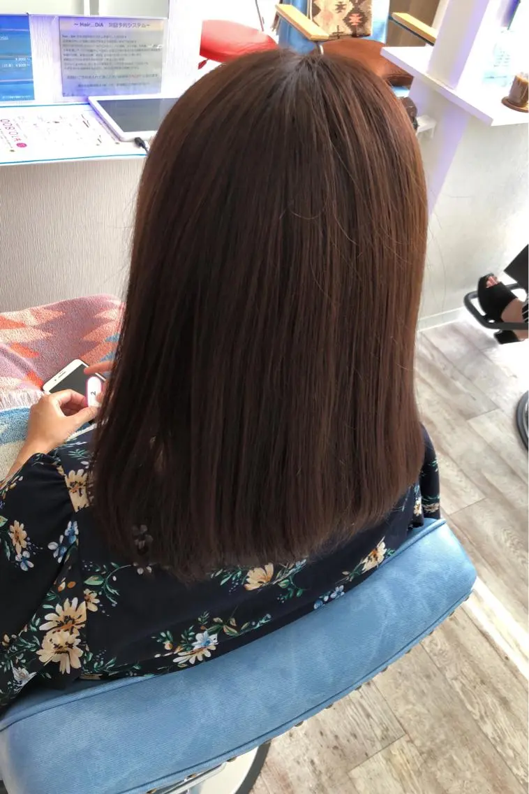 ミディアム カラー バイオレットカラー 白井 つづりのヘアスタイル