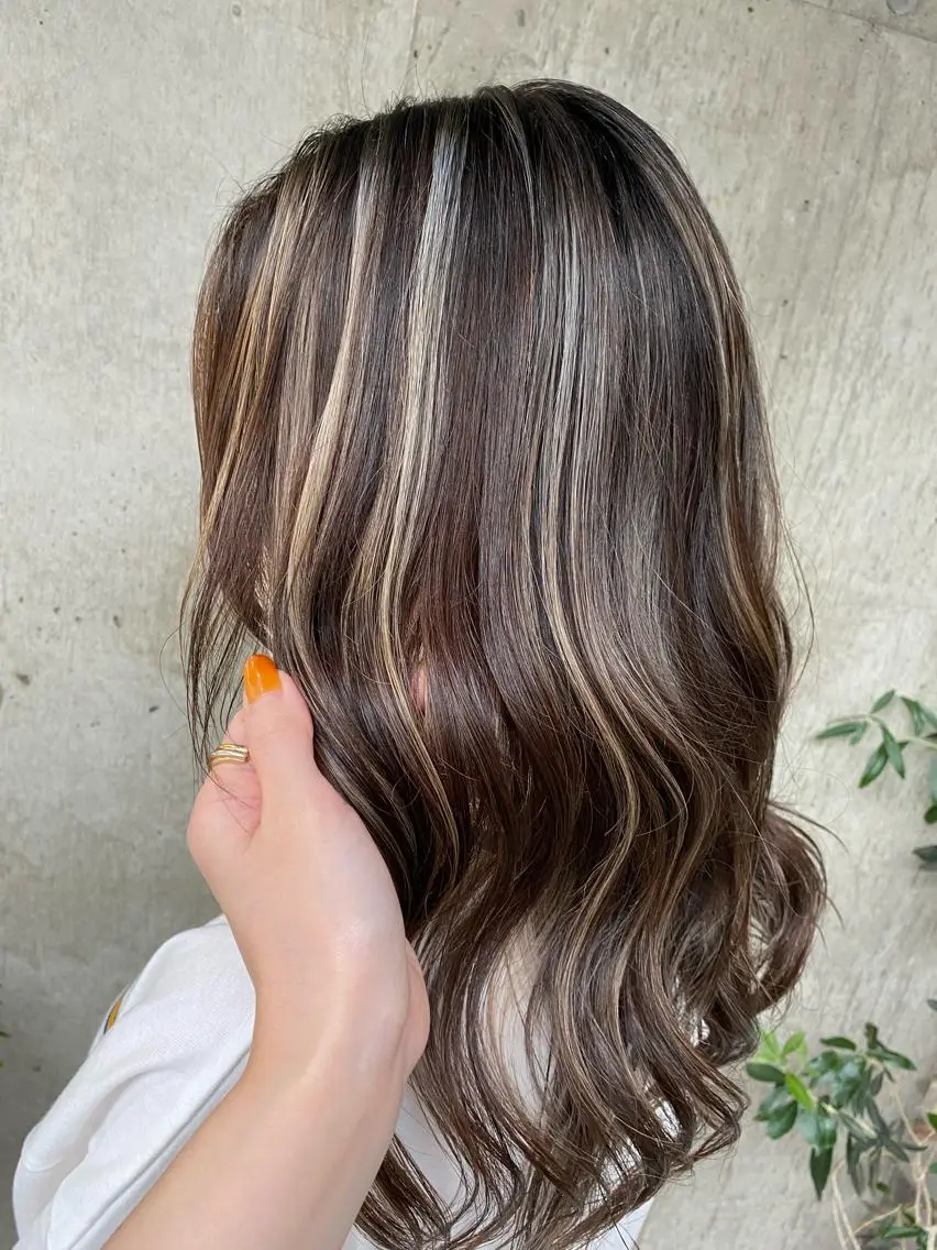 セミロング ハイライト ヘアカラー 🌼透明感カラー ✳︎eri🌼のヘアスタイル