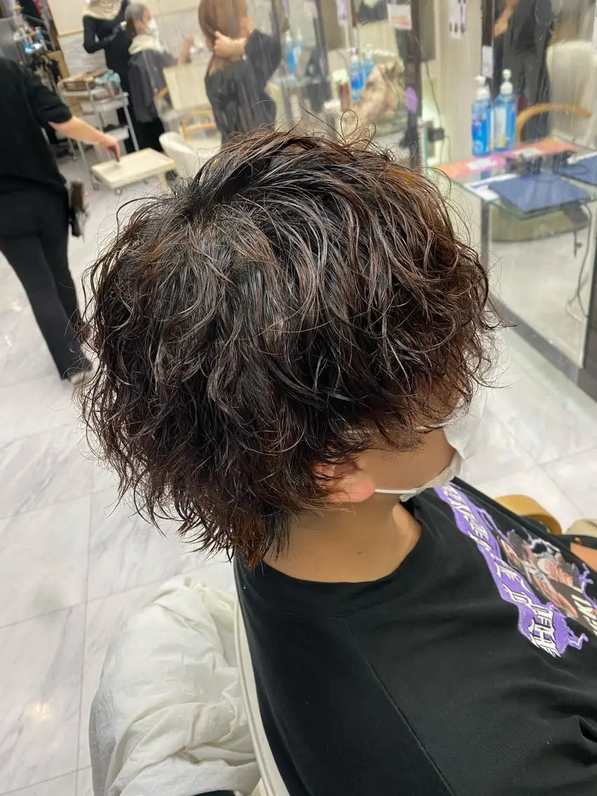 ミディアム パーマ メンズ ミディアムパーマ メンズパーマ メンズウルフカット ウルフカット スパイラルパーマ 🌴パーマオタク🌴 長谷川 諒佑🌈のヘアスタイル