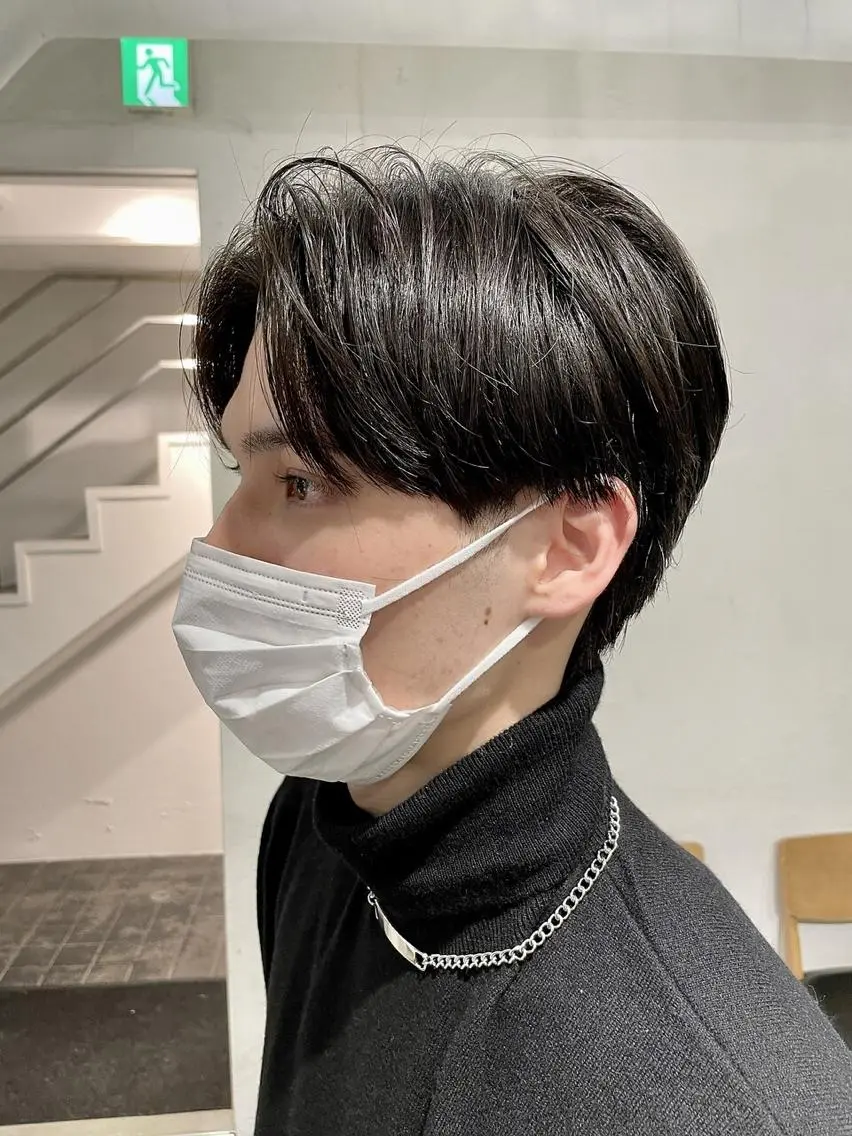 ショート カラー パーマ ヘアアレンジ メンズ メンズバレイヤージュ メンズブリーチ センターパート フェードカット メンズハイライト ハイトーン/レイヤー 🌸さくらのヘアスタイル