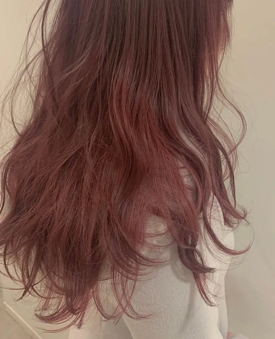 ロング カラー ヘアアレンジ レッドカラー バイオレットカラー カット ヘアカラー トリートメント ヘアセット 憧れの艶ハイトーンへ 🌙サイダサキのヘアスタイル