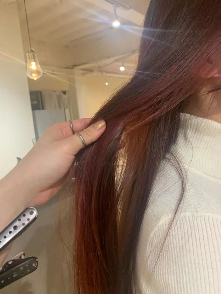 ロング カラー 本間 結衣のヘアスタイル