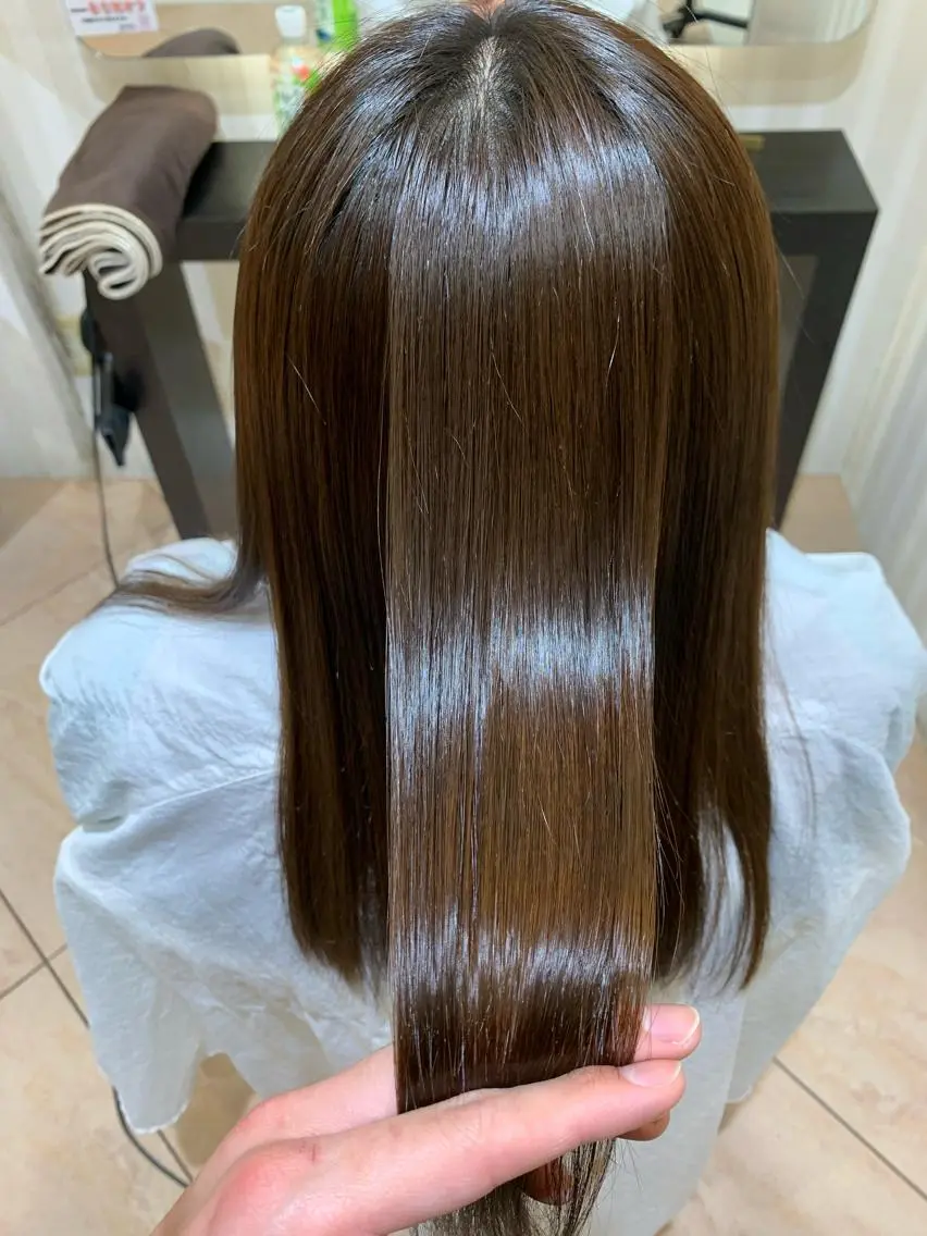 セミロング カット 縮毛矯正 トリートメント 髪質改善美容師 鈴木のヘアスタイル
