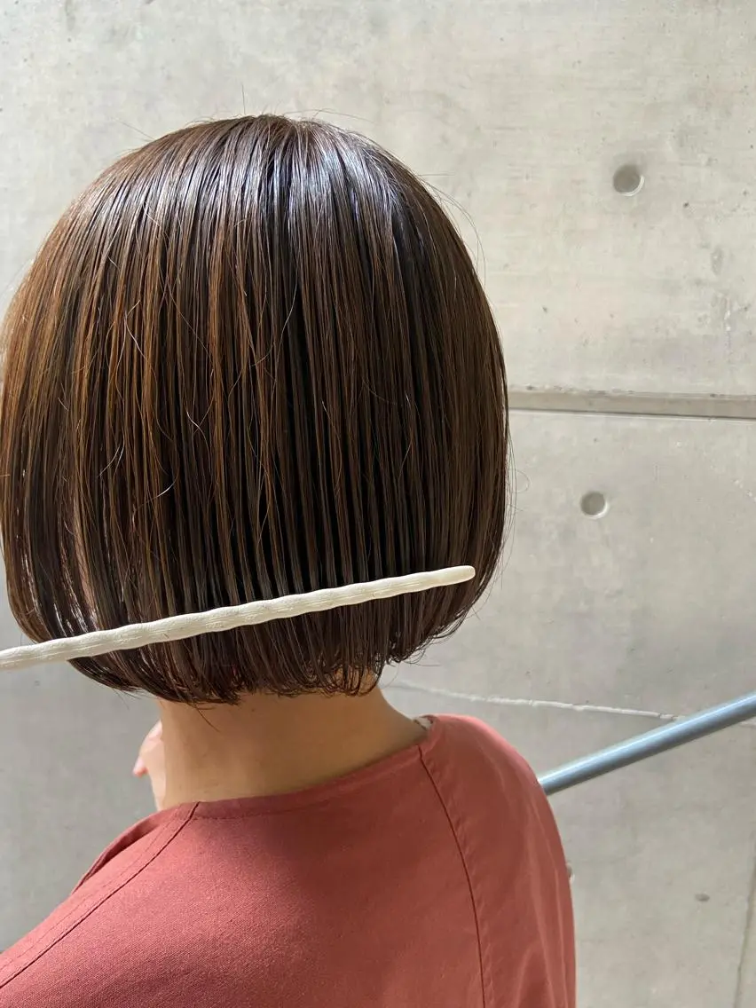 ショート ボブ 伸ばしかけ なつめ🐶ショート ベージュカラーのヘアスタイル