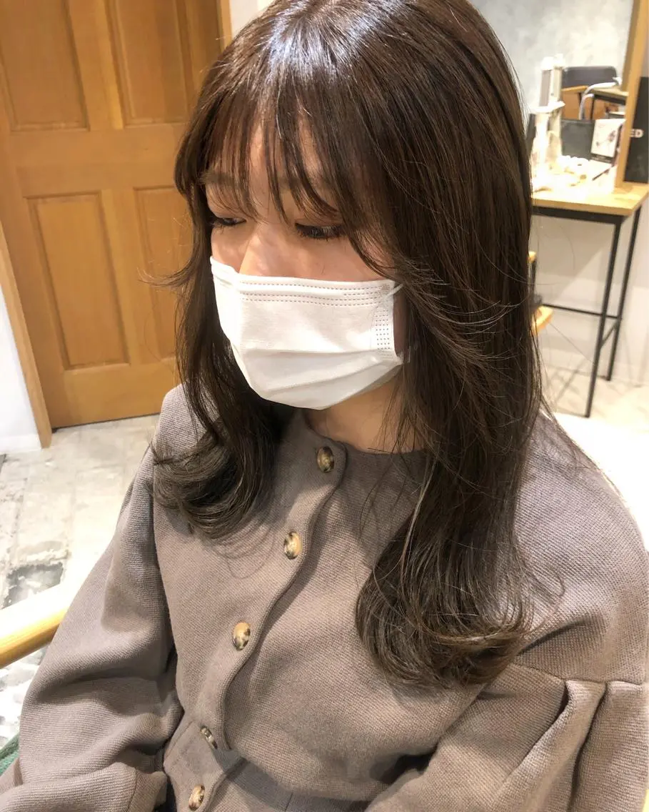 セミロング カラー 東 みのりのヘアスタイル