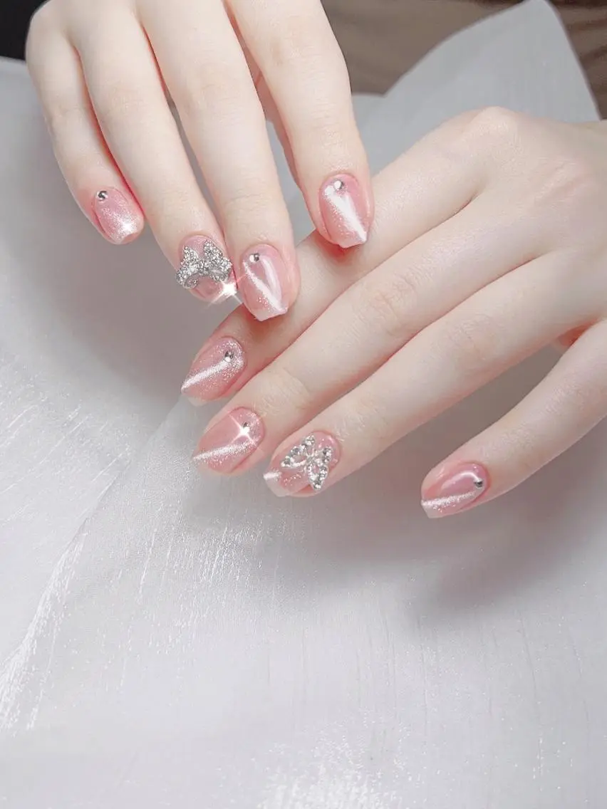 ネイル ハンドネイル ハンドケア ENsalon AKIRAのネイルデザイン