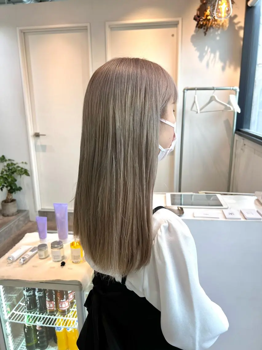 ロング カラー 松坂 真衣のヘアスタイル