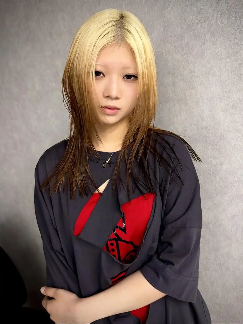 ミディアム カラー レイヤーカット ウルフカット カット ヘアカラー トリートメント ウルフレイヤー/ 中性ウルフ/タカハシのヘアスタイル