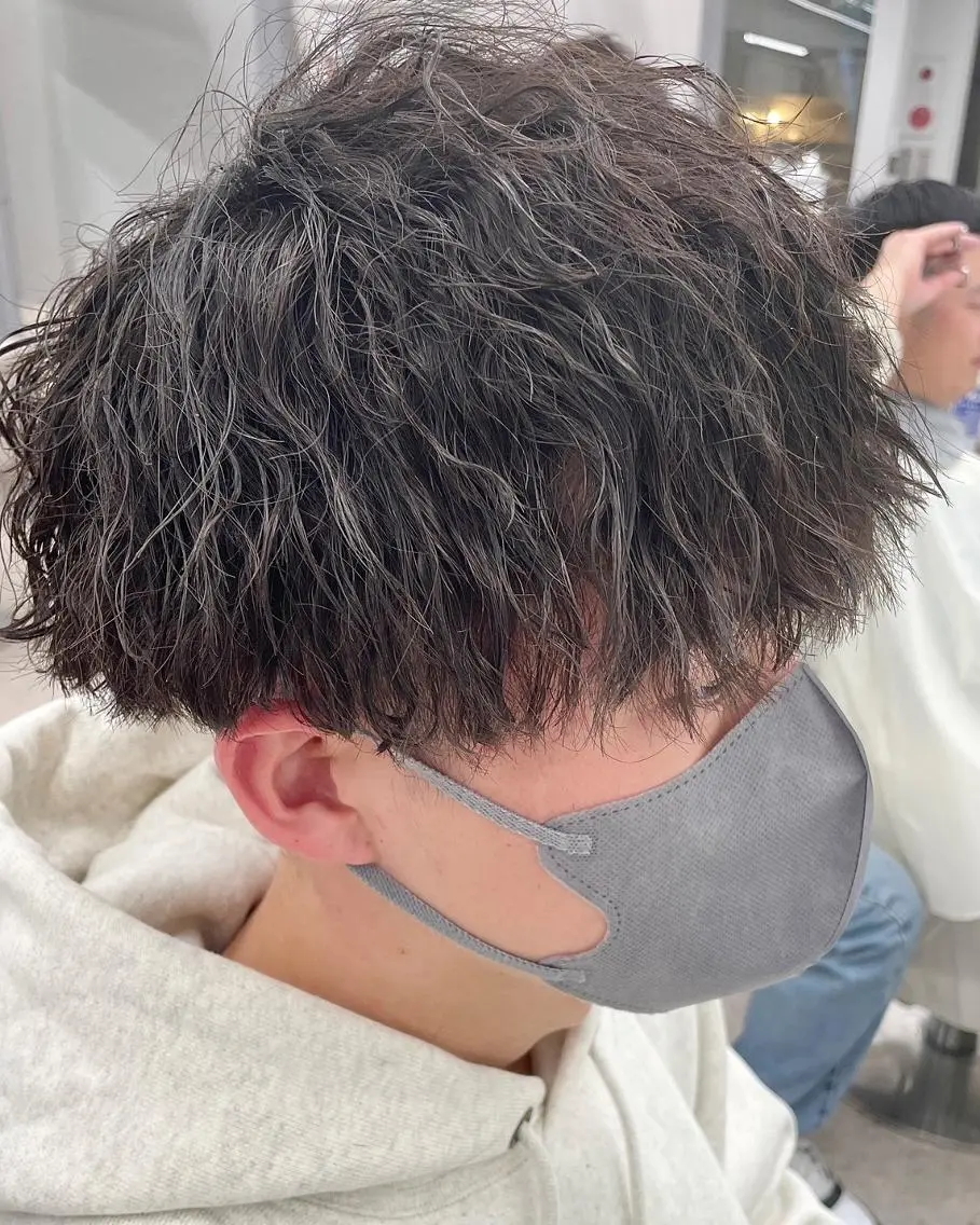 メンズ アップバング センターパート カルマパーマ マッシュ メンズパーマ メンズスタイリスト✨ 助川龍哉のヘアスタイル