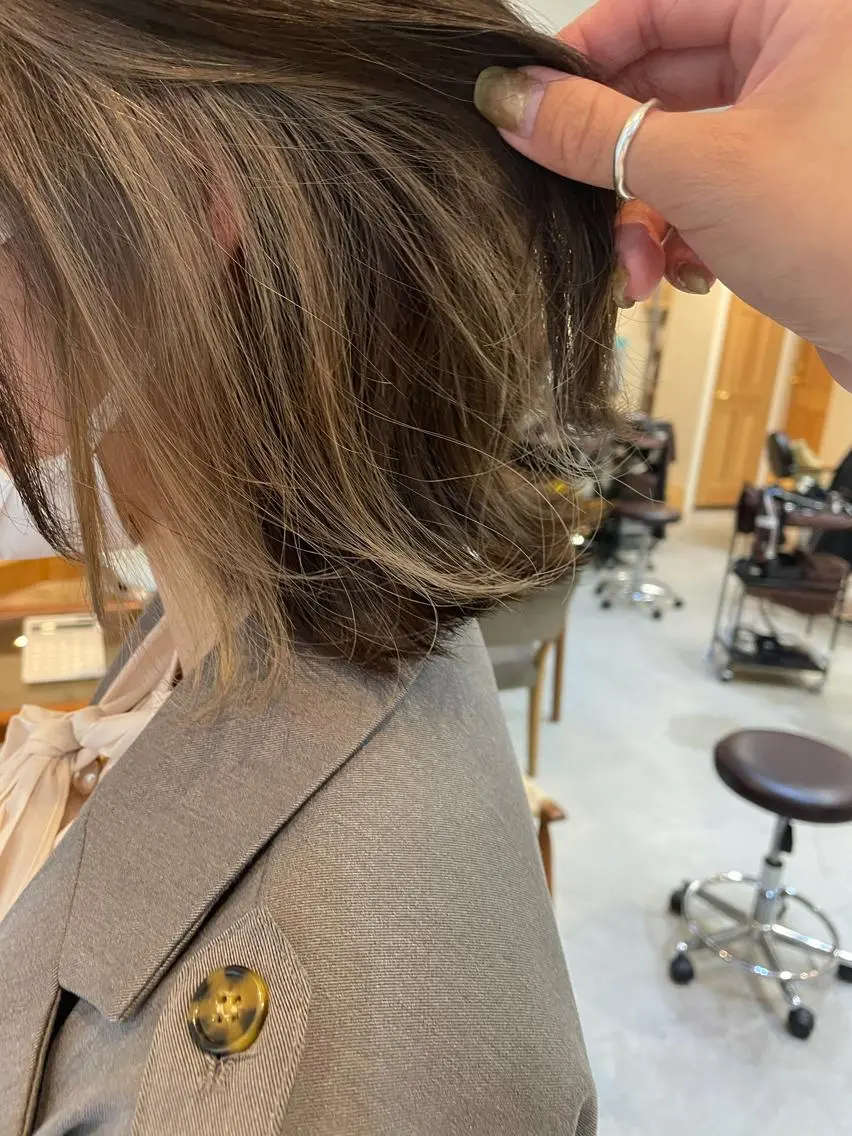 ミディアム カラー ベージュカラー イヤリングカラー ホワイトベージュ ヘアカラー 中目黒🌼 🌼ハナのヘアスタイル