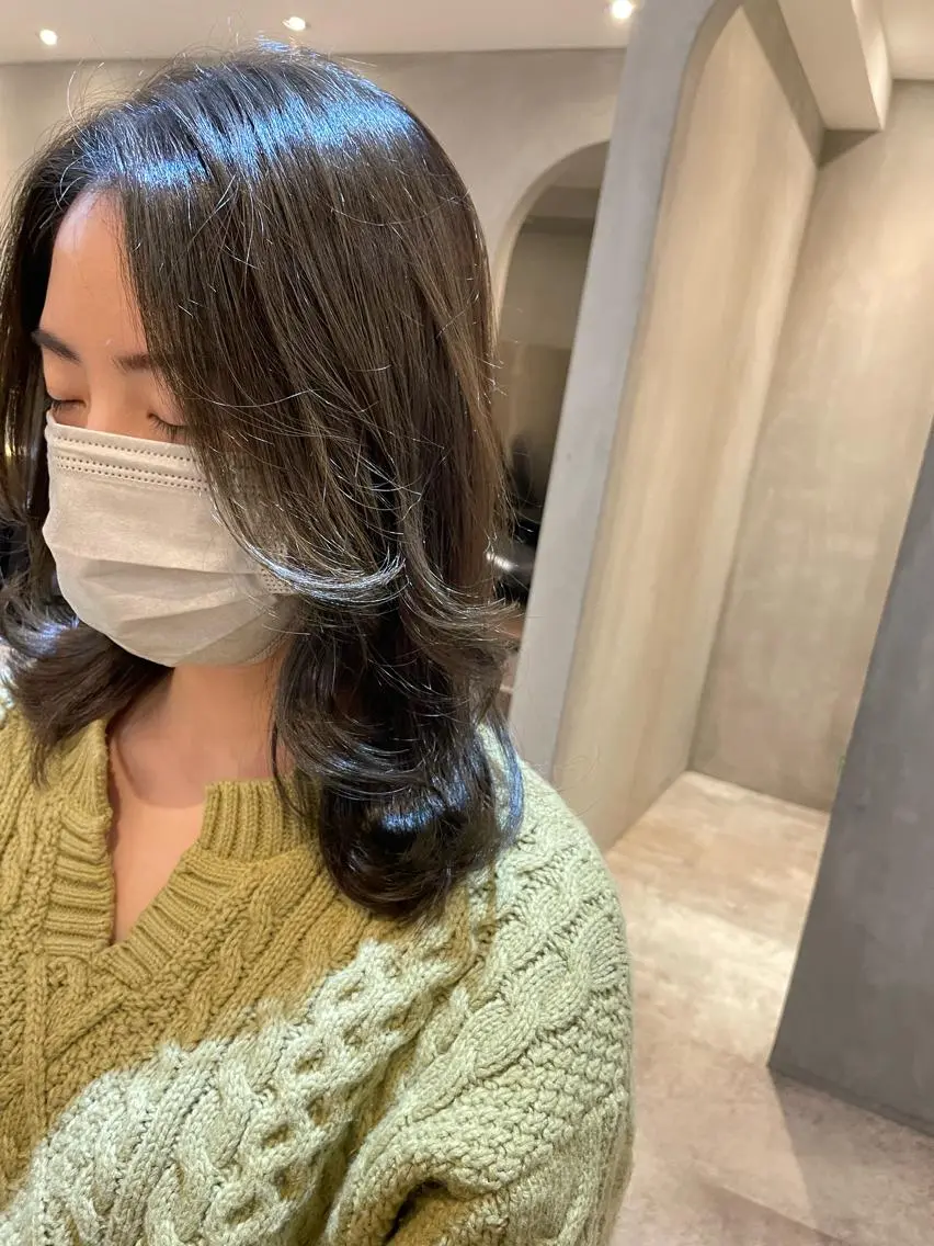 ミディアム ミディアムパーマ 複雑履歴に対応ブリー チ無しダブルカラーのヘアスタイル
