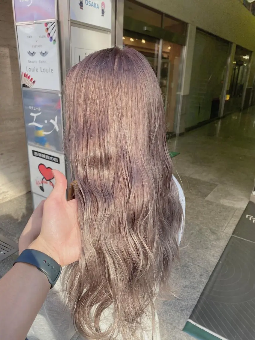 ロング カラー グレージュ esu 天満のヘアスタイル
