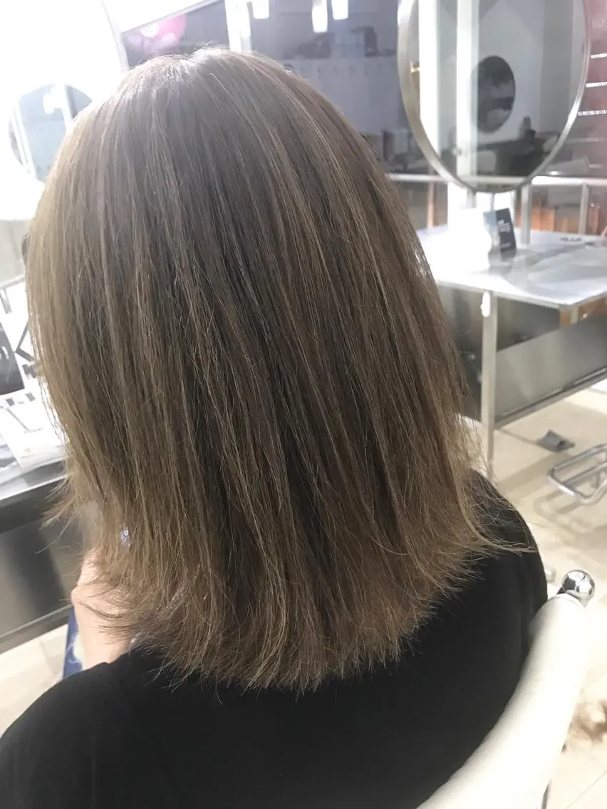 ショート カラー ヘアカラー トリートメント レイヤーカット 西村あきやのヘアスタイル