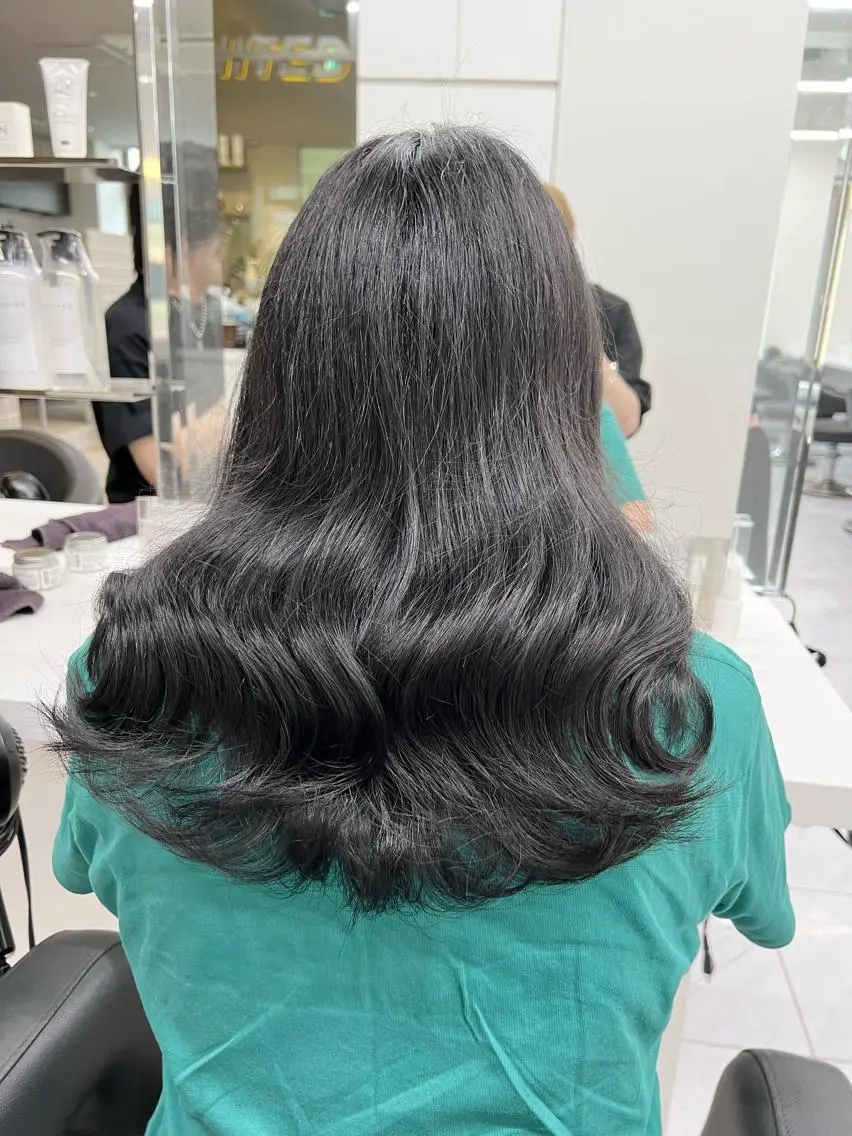 ミディアム カラー パーマ ヘアアレンジ メンズ キッズ ネイル マツエク・マツパ アイブロウ 上品＆韓国風 🥀海心🥀のヘアスタイル