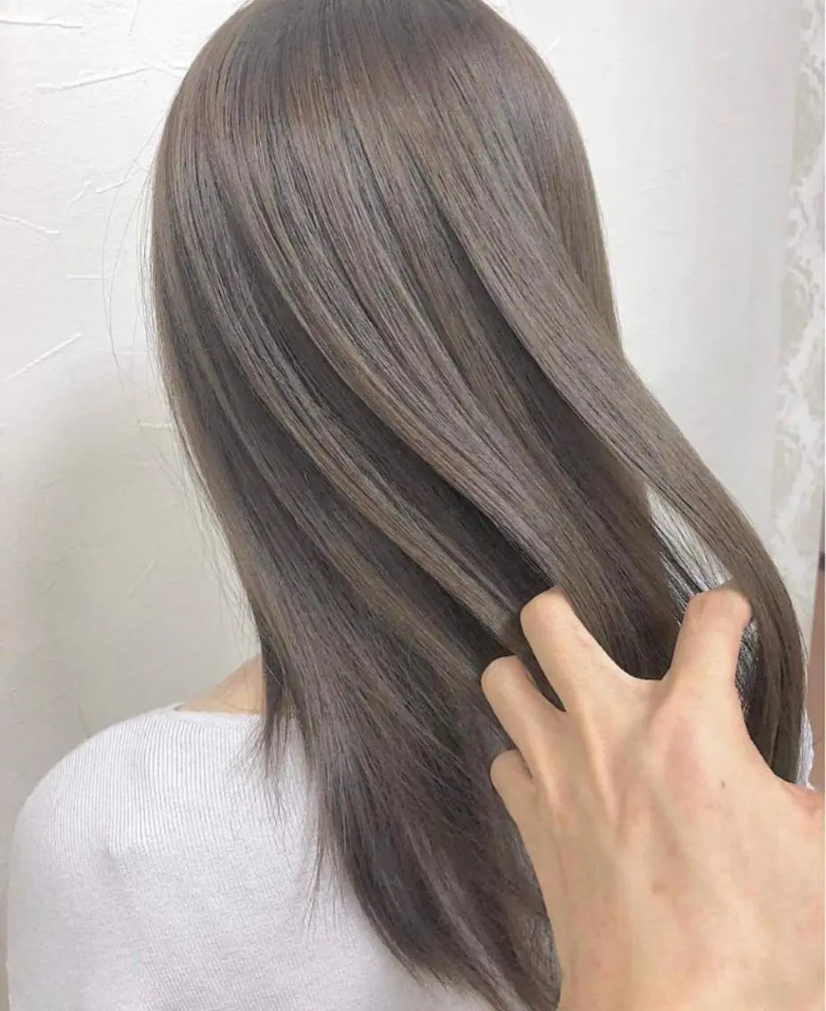 ロング カラー ヘアアレンジ メンズ キッズ ネイル マツエク・マツパ メンズハイトーン メンズインナーカラー アッシュ ベージュカラー デザインカラー 艶カラー/ケアカラー /韓国ヘア/ヒビキのヘアスタイル