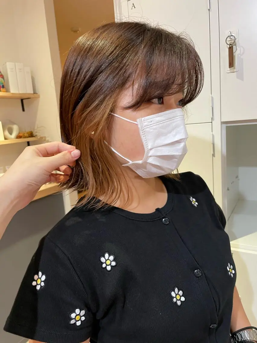 ミディアム カラー akane .のヘアスタイル