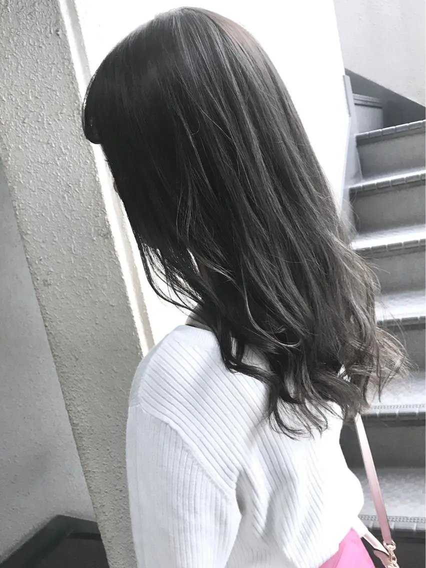 セミロング カラー ブリーチ カット ヘアカラー トリートメント 💎髪質改善💎 デザイナーshinのヘアスタイル