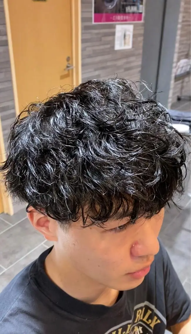 パーマ メンズ カット パーマ 尾崎 優也のヘアスタイル