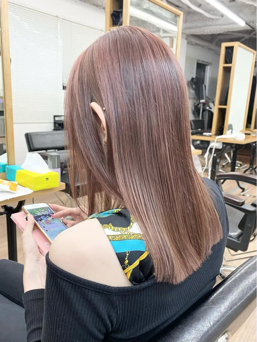 セミロング カラー パーマ ヘアアレンジ メンズ キッズ ネイル マツエク・マツパ アイブロウ 結婚式・ブライダル メンズバレイヤージュ メンズブリーチ メンズハイライト メンズハイトーン カット ヘアカラー トリートメント 韓国風×透明感カラー 髪質改善オタベシンヤのヘアスタイル
