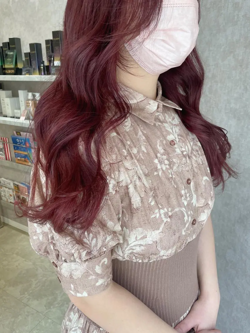 ロング カラー レッドカラー Rina  のヘアスタイル