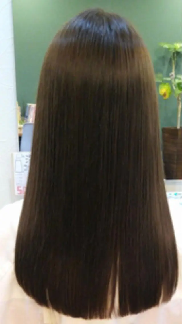 セミロング 髪の再生請負人 矢野雄三のヘアスタイル