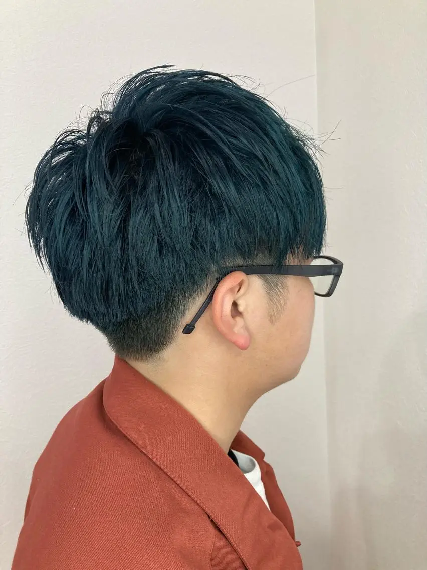 カラー メンズ メンズブリーチ ブリーチ Well‘s黒木🌿 レイヤー💎寒色のヘアスタイル