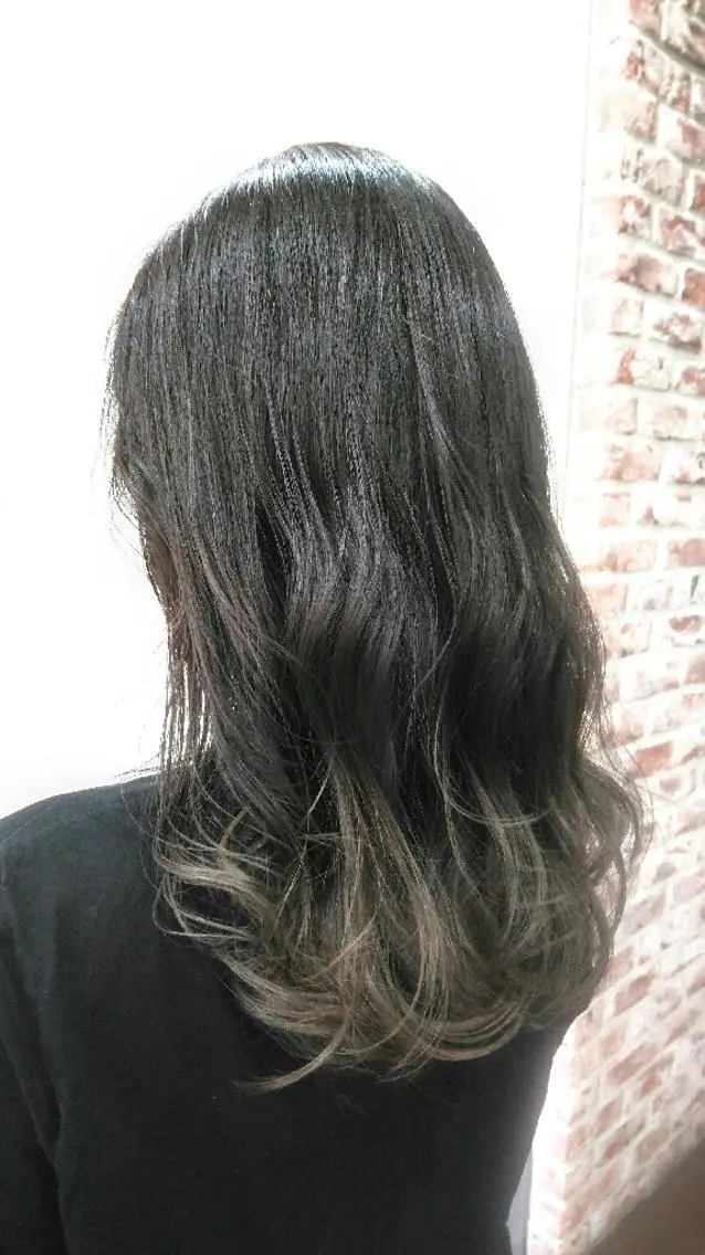 セミロング カラー たき  あいみのヘアスタイル