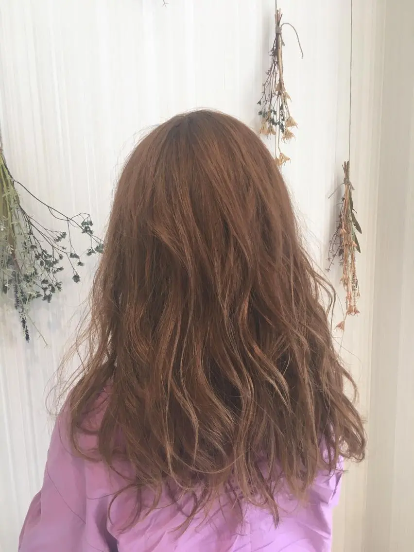 セミロング カラー ベージュカラー ヘアカラー トリートメント ハイトーン/ブリーチ 山崎 悠次のヘアスタイル