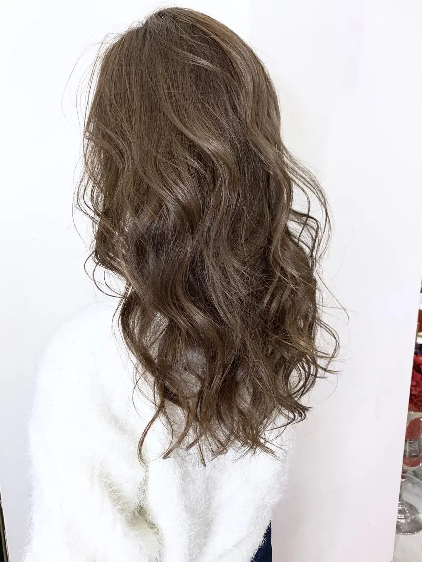 ロング ハイライト エクステ（レミー毛） NINEのヘアスタイル