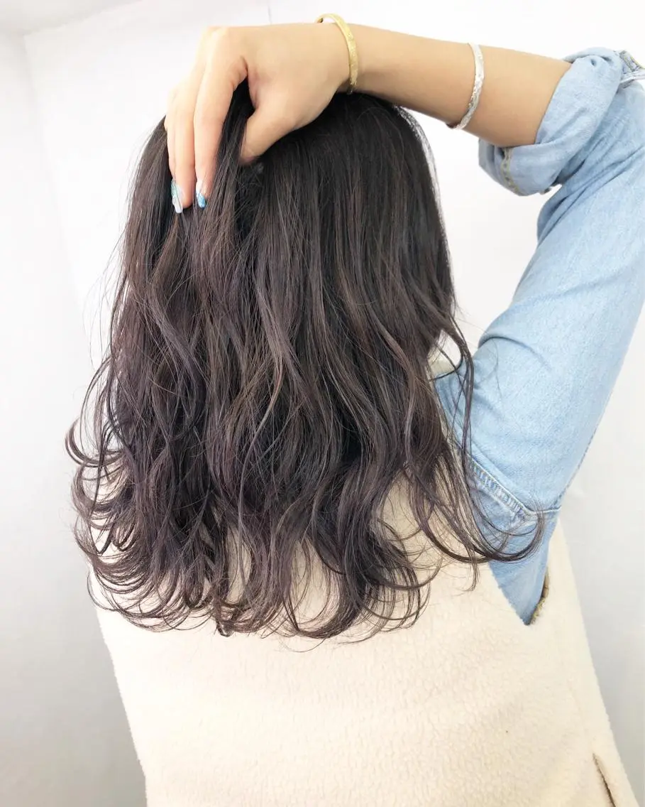 セミロング カラー ヘアカラー トリートメント ブリーチカラーレイヤ ーカット🦋annaのヘアスタイル