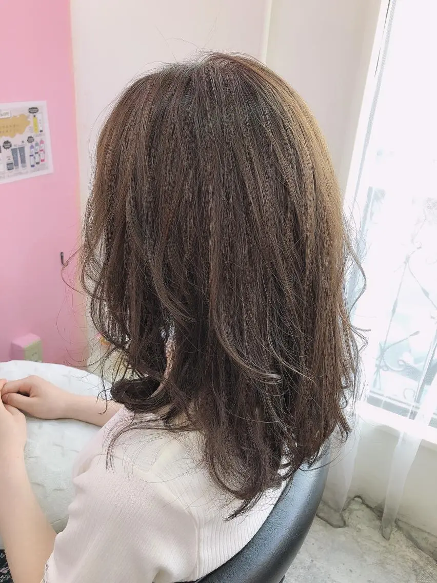 セミロング カラー イルミナカラー カット ヘアカラー トリートメント 浦山 和之のヘアスタイル