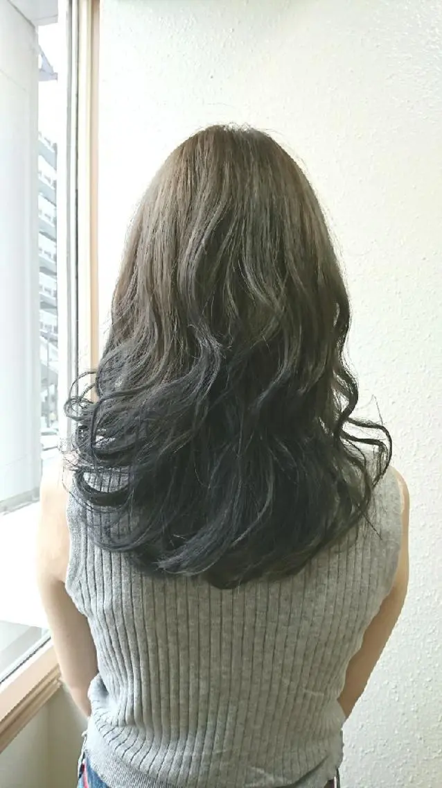 ロング カラー アッシュ アッシュグレー グラデーションカラー *Cielo* 佐藤 幸世のヘアスタイル