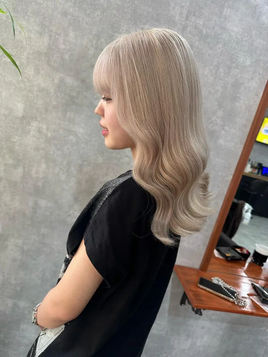 ミディアム andKおもろまち店 艶ダブルカラー✨のヘアスタイル