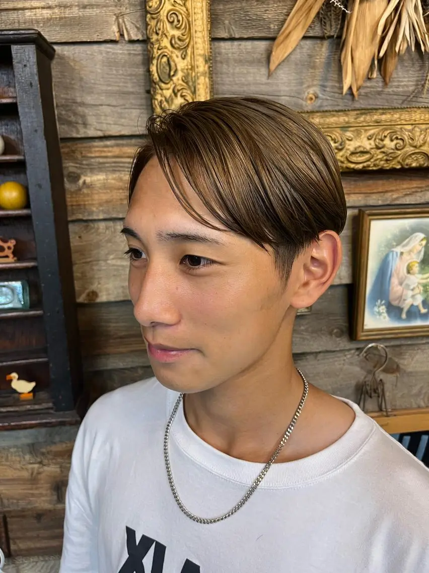 カラー ダブルカラー 飯田 ほのかのヘアスタイル